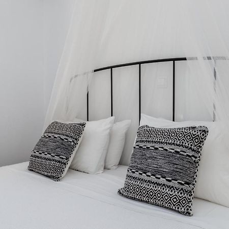 Uno Luxury Apartment With Sea View Livadia  エクステリア 写真