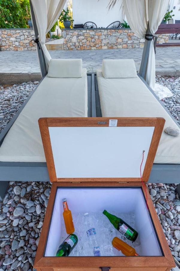 Uno Luxury Apartment With Sea View Livadia  エクステリア 写真