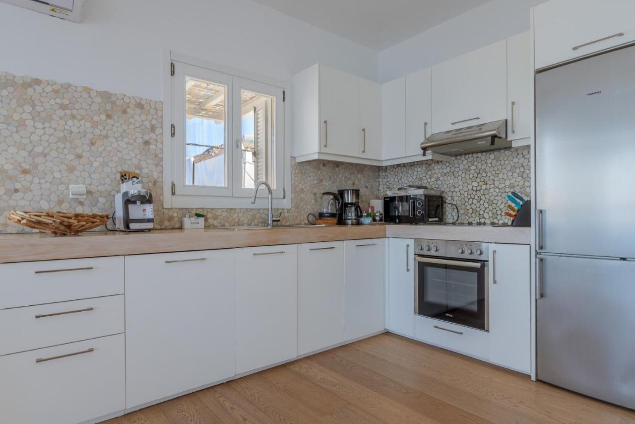 Uno Luxury Apartment With Sea View Livadia  エクステリア 写真