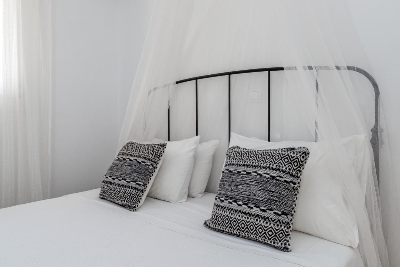 Uno Luxury Apartment With Sea View Livadia  エクステリア 写真