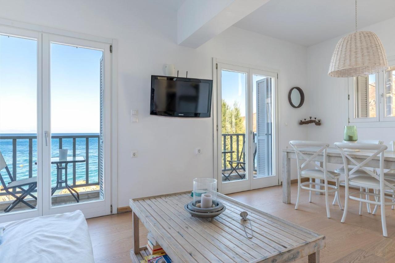 Uno Luxury Apartment With Sea View Livadia  エクステリア 写真