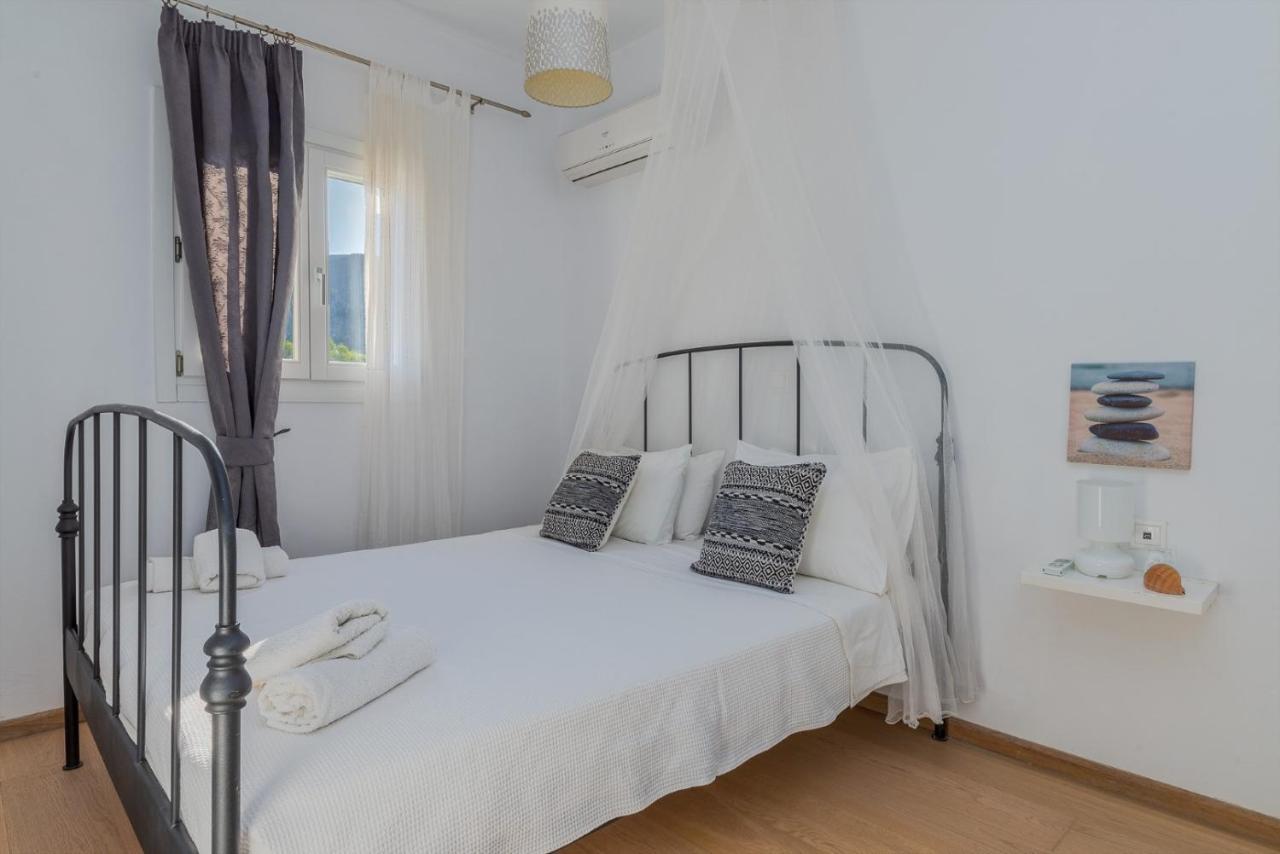 Uno Luxury Apartment With Sea View Livadia  エクステリア 写真